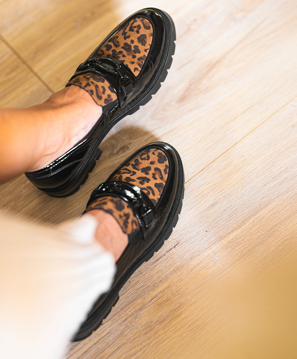 250904_araShoes_Buehne_mobil_950x1150px_01